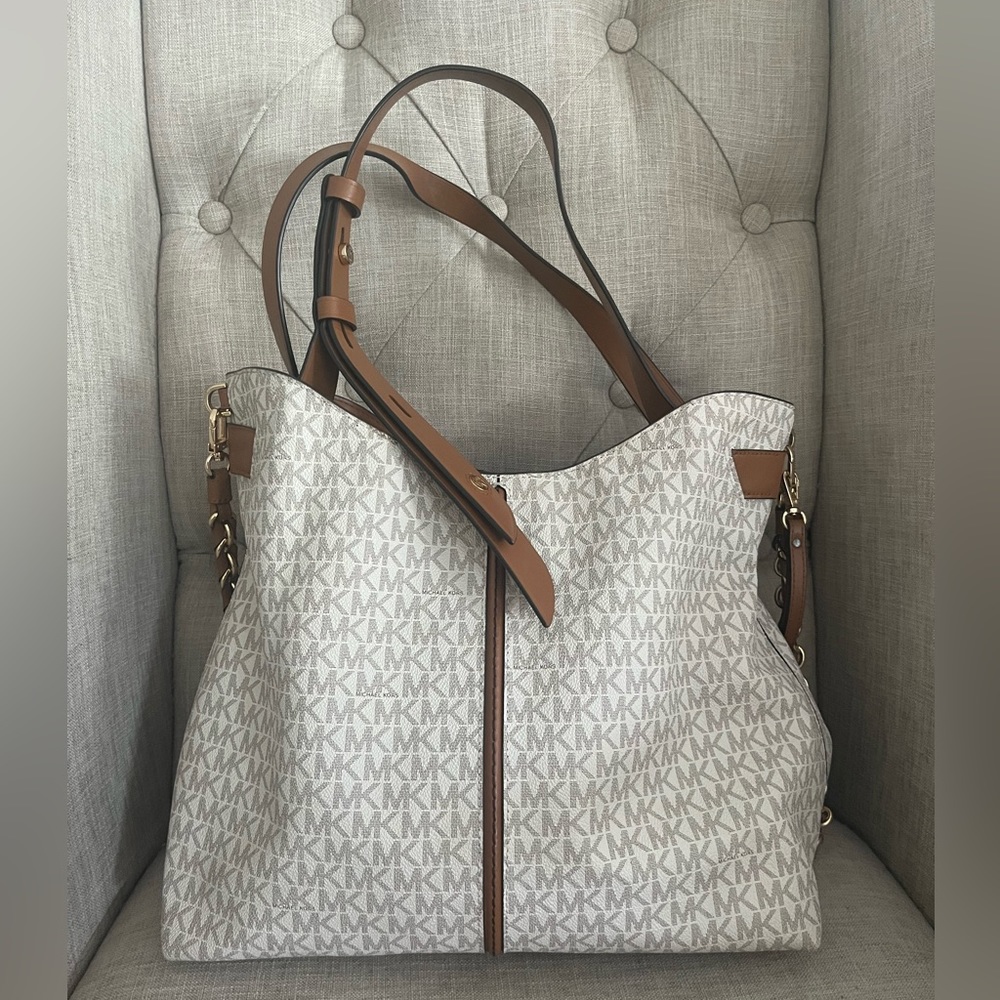 ✨ AUTHENTIC Michael Kors Shoulder Bag ✨